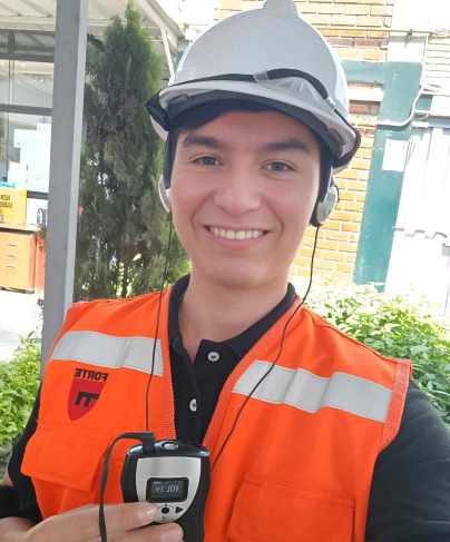 Equipo – portátil – visita guiada – Traducción – Interpretación Equipo Lima Piura – Cusco Arequipa English - Portuguese Quechua Simulataneous translator in Lima